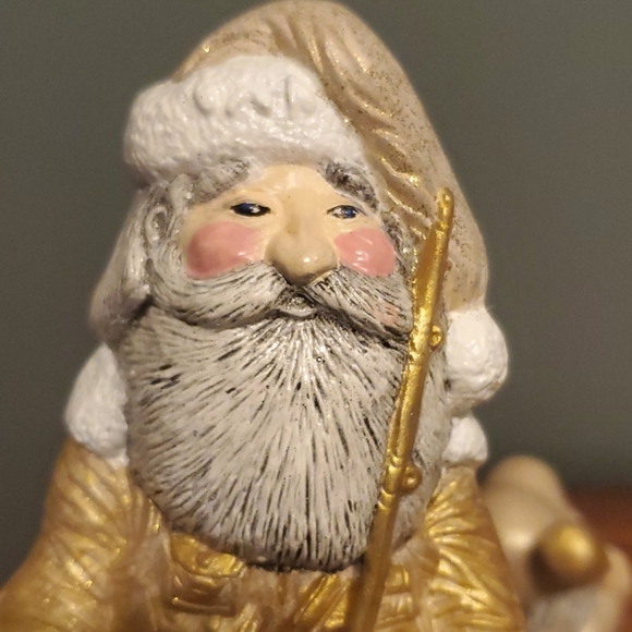 Santas - Picture 3 of 6